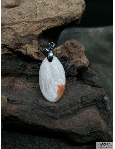 Pendentif en Scolécite de 28.7 * 13.4 mm de forme ovale de La Bijouterie Minérale 2