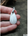 Pendentif en Scolécite de 31.1 * 16.9 mm forme goutte d'eau de La Bijouterie Minérale