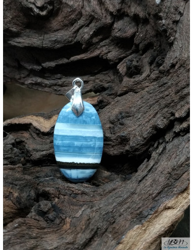 Pendentif Opale bleue de 30 * 18.9 mm de forme ovale de La Bijouterie Minérale