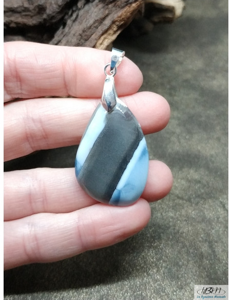 Pendentif Opale bleue de 33.5 * 22.2 mm en forme de goutte d'eau de La Bijouterie Minérale