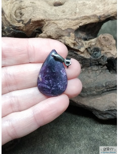 Pendentif en kämmerérite naturelle de 28 * 17.8 mm goutte d'eau de La Bijouterie Minerale