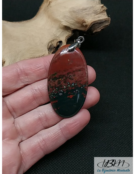 Pendentif d'Héliotrope (Pierre de sang) de 49 * 27 mm de forme ovale de La Bijouterie Minérale