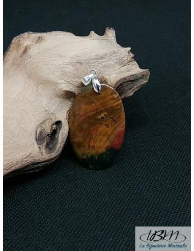 Pendentif d'Héliotrope (Pierre de sang) de 46 * 28 mm de forme ovale de La Bijouterie Minérale