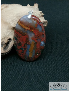 Pendentif d'Héliotrope (Pierre de sang) de 58*39mm de forme ovale de La Bijouterie Minérale 2