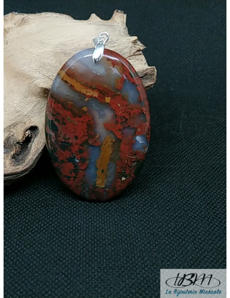 Pendentif d'Héliotrope (Pierre de sang) de 58*39mm de forme ovale de La Bijouterie Minérale