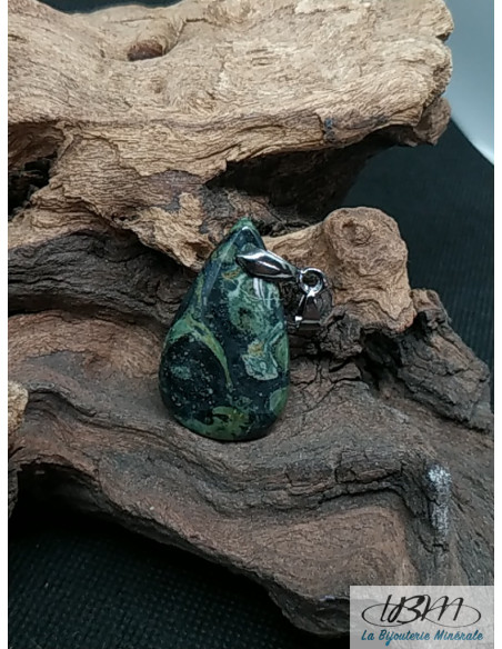 Pendentif jaspe Kambaba de 34.2 * 20.1 mm en forme de goutte d'eau par La Bijouterie Minérale