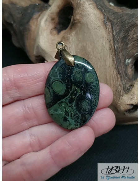 Pendentif jaspe Kambaba de 35.6 * 26.5 mm de forme ovale de La Bijouterie Minerale