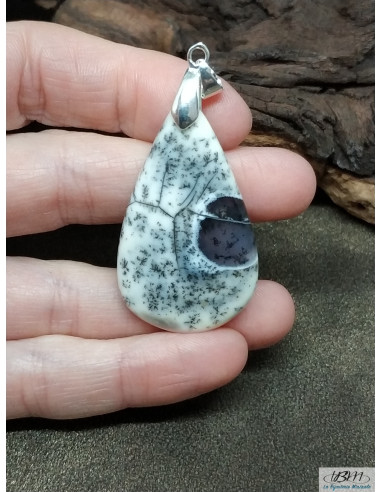 Pendentif d'Opale Dentritique forme triangulaire de 41.1 * 39 mm de La Bijouterie Minérale