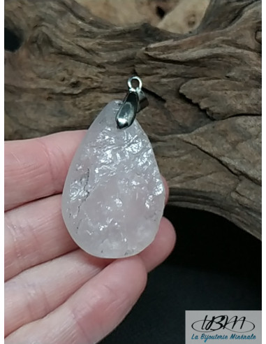 Pendentif en Quartz Rose finition druze forme goutte d'eau de 40 * 25.1 mm de La Bijouterie Minérale