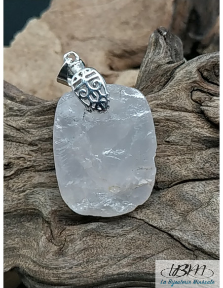 Pendentif en Quartz Rose finition druze forme rectangulaire de 33.3 * 25.5 mm de La Bijouterie Minérale