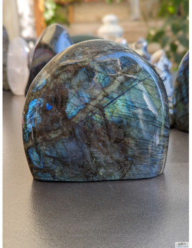 Bloc de labradorite poli en forme libre de La Bijouterie Minérale