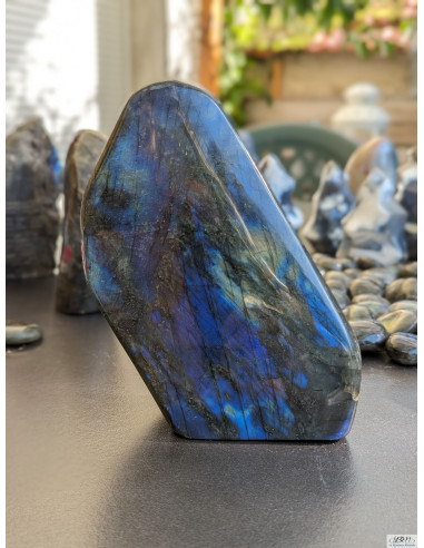 Bloc de labradorite poli en forme libre de La Bijouterie Minérale