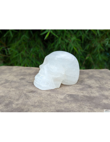 Crâne de quartz blanc massif taillé main 1.866 Kg de La Bijouterie Minérale