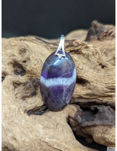 Pendentif en améthyste chevron de 36.9 * 21.7 mm de forme ovale de La Bijouterie Minérale