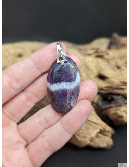 Pendentif en améthyste chevron de 36.9 * 21.7 mm de forme ovale de La Bijouterie Minérale