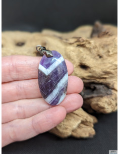 Pendentif en améthyste chevron de 35.5 * 19.6 mm de forme ovale de La Bijouterie Minérale
