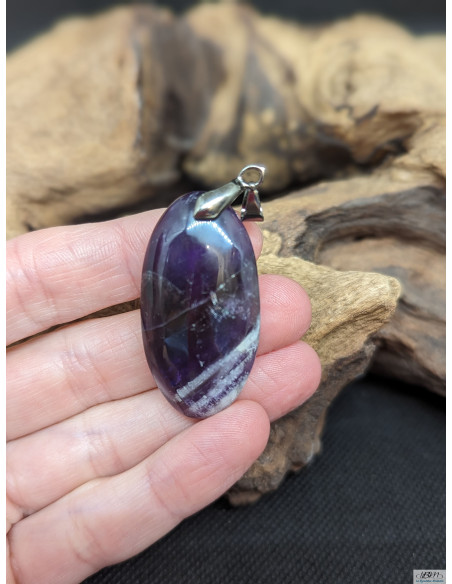 Pendentif en améthyste chevron de 39.2 * 20.3 mm de forme ovale de La Bijouterie Minérale