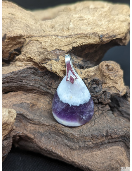 Pendentif en améthyste chevron de 30.5 * 21.9 mm de forme goutte d'eau de La Bijouterie Minérale