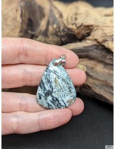 Pendentif d' Hornblende de 34.9 * 27.2 mm de La Bijouterie Minérale 2