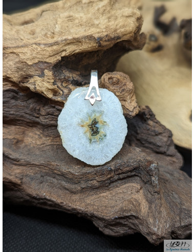 Pendentif en quartz solaire naturel de 30.1 x 26.9 mm de La Bijouterie Minérale