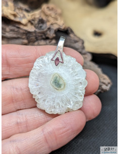 Pendentif en quartz solaire naturel de 30.5 x 28.6 mm de La Bijouterie Minérale 2