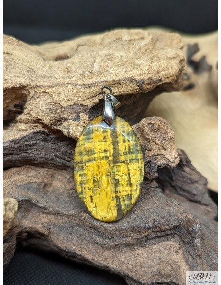 Pendentif cabochon de Mellite naturelle de 38.1 x 24.7 mm de La Bijouterie Minérale