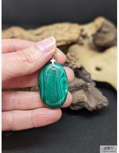 Pendentif cabochon de Malachite naturelle de 34.8 x 22.2 mm de La Bijouterie Minérale