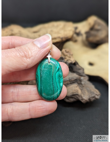 Pendentif cabochon de Malachite naturelle de 34.8 x 22.2 mm de La Bijouterie Minérale