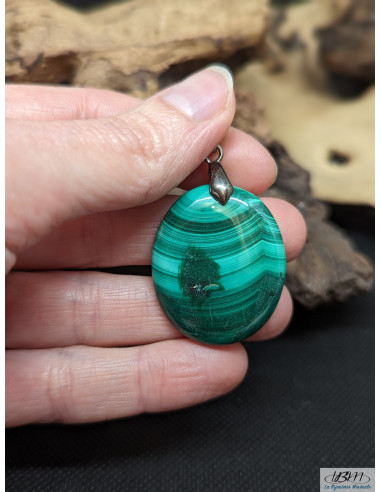 Pendentif cabochon de Malachite naturelle de 31.9 x 26.4 mm de La Bijouterie Minérale