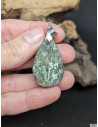 Pendentif en Labradorite de 33.3*20.4 mm de finition druze de La Bijouterie Minerale