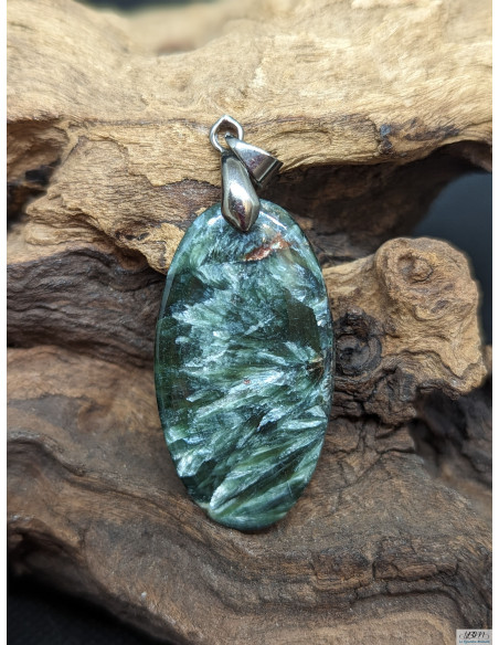 Pendentif en Séraphinite de 39.8 * 21.8 mm forme ovale de La Bijouterie Minérale