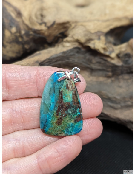 Pendentif en Azurite de 30.9 * 20.5 mm de La Bijouterie Minérale
