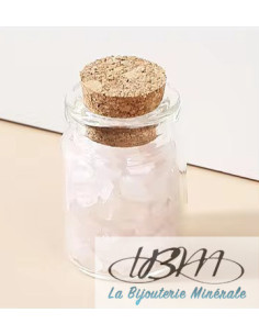 Petite bouteille de pierres roulées de Cristal de roche (quartz blanc) par La Bijouterie Minérale