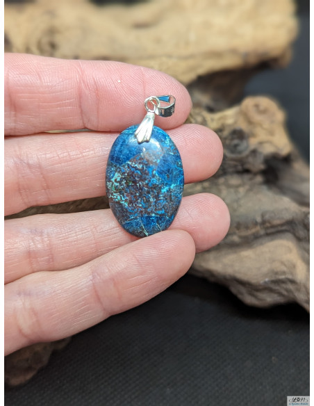 Pendentif cabochon en Shattuckite de 24 * 16.7 mmde La Bijouterie Minérale