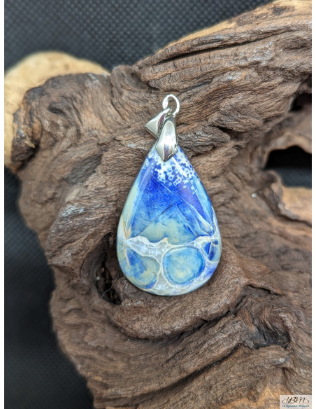 Pendentif cabochon en Jaspe Cobra bleu de 34.9 x 22.5 mm de La Bijouterie Minérale