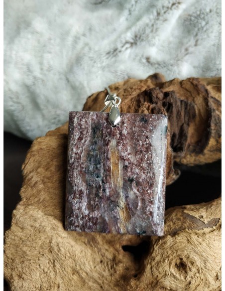 Pendentif en charoïte