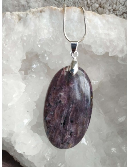 Pendentif en charoïte
