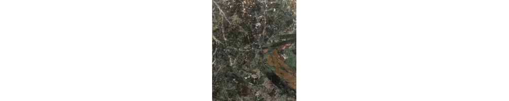 Pierre de Astrophyllite • Vue par La Bijouterie Minérale • vente de minéraux et bijoux en pierre naturelle