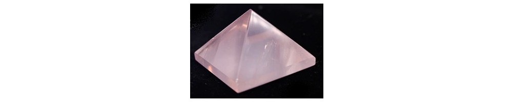 Pierre de Quartz rose • Vue par La Bijouterie Minérale • vente de minéraux et bijoux en pierre naturelle