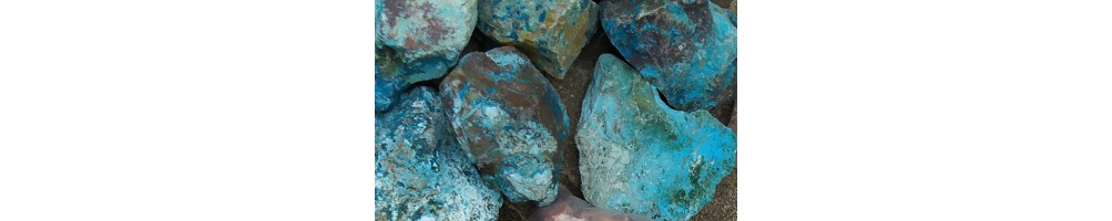 Pierre de Turquoise • Vue par La Bijouterie Minérale • vente de minéraux et bijoux en pierre naturelle